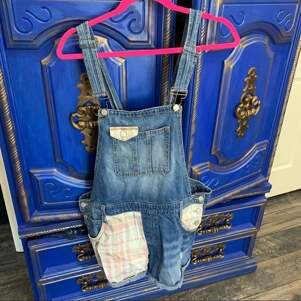 Vintage L.E.I . Junior's XL Patched Overall Shorts